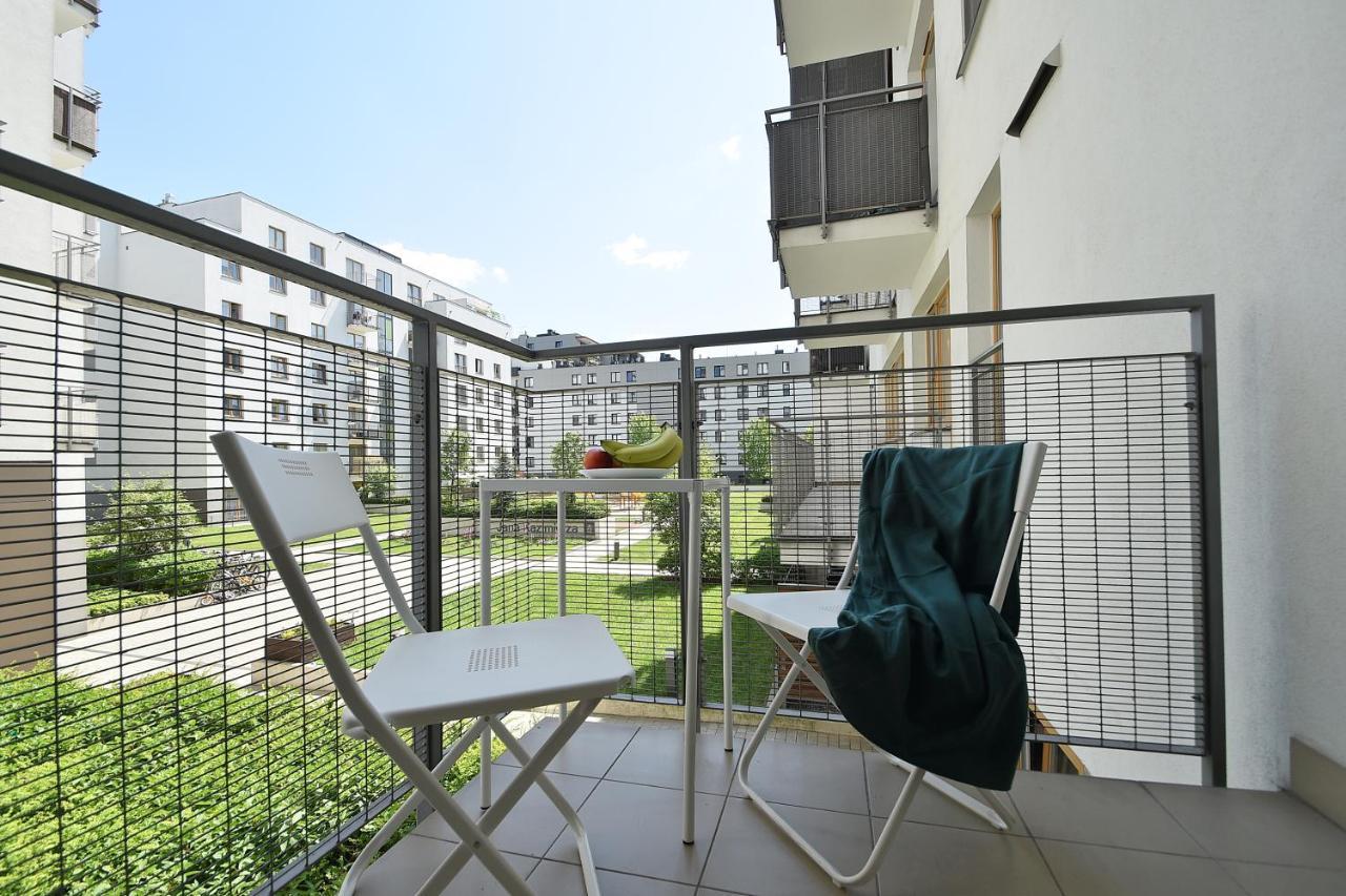 Wola Apartment Warszawa Exteriör bild