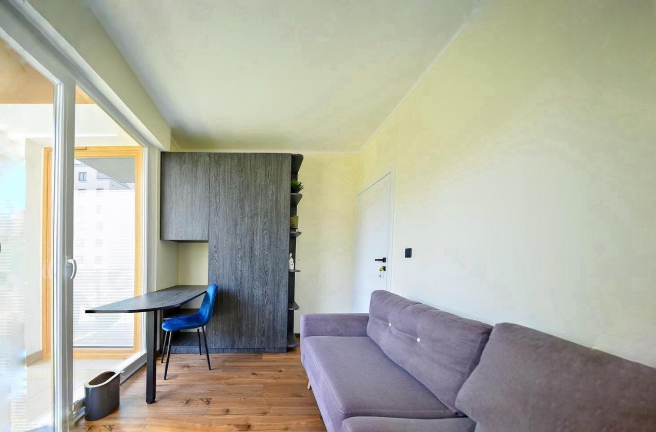 Wola Apartment Warszawa Exteriör bild